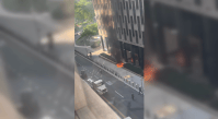 Homem é preso após lançar objeto incendiário contra prédio em Nova York