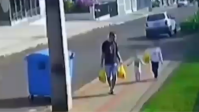 Pai chuta filha no PR: homem é suspeito de agredir enteado, diz polícia