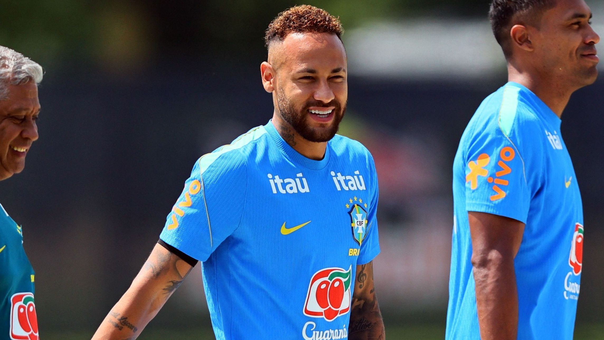 Neymar durante treino do Brasil