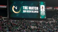 Inglaterra segura pressão, bate o México no Azteca e vai às quartas da Copa