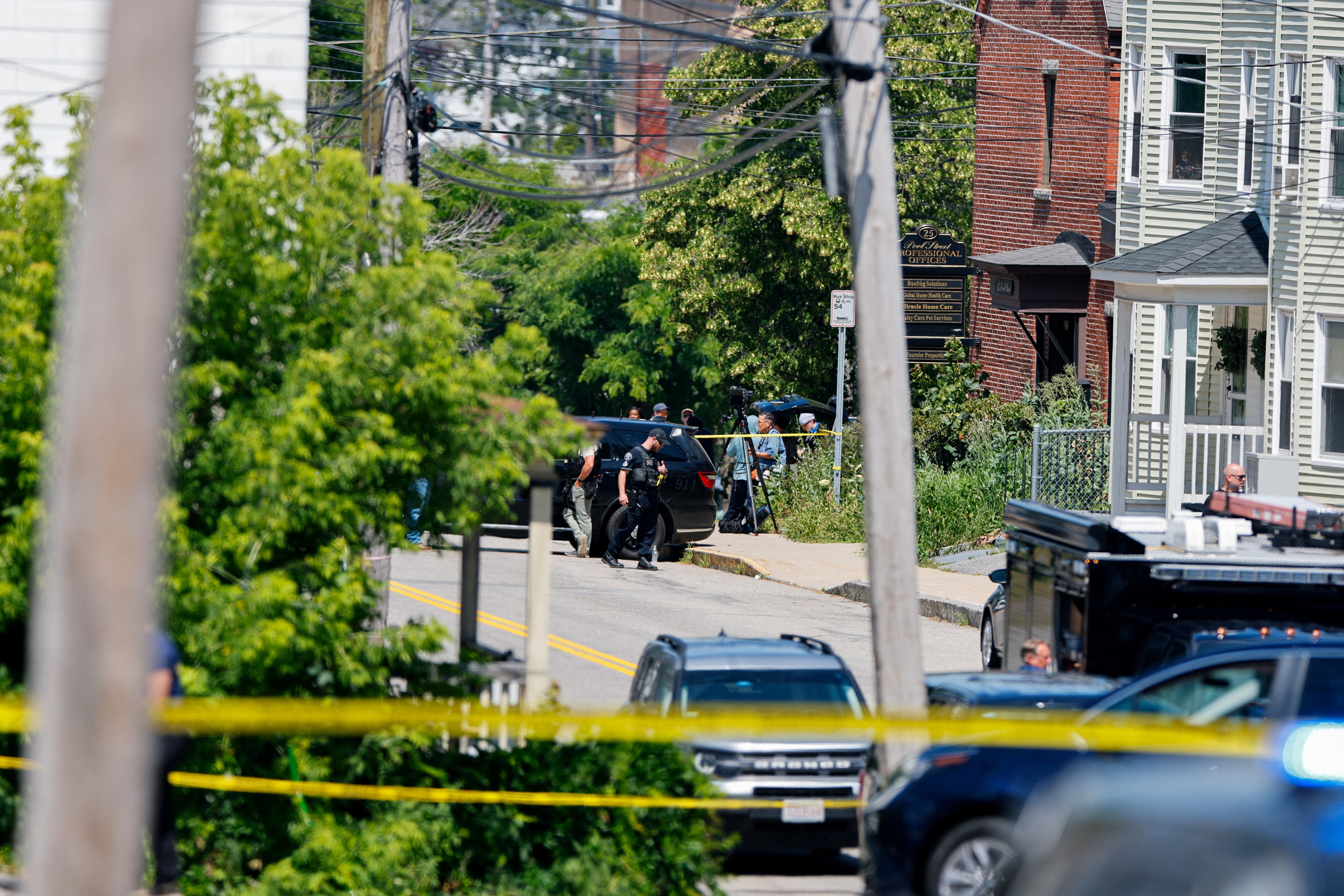Polícia atua no local de tiroteio envolvendo o ICE em Biddeford, no Maine