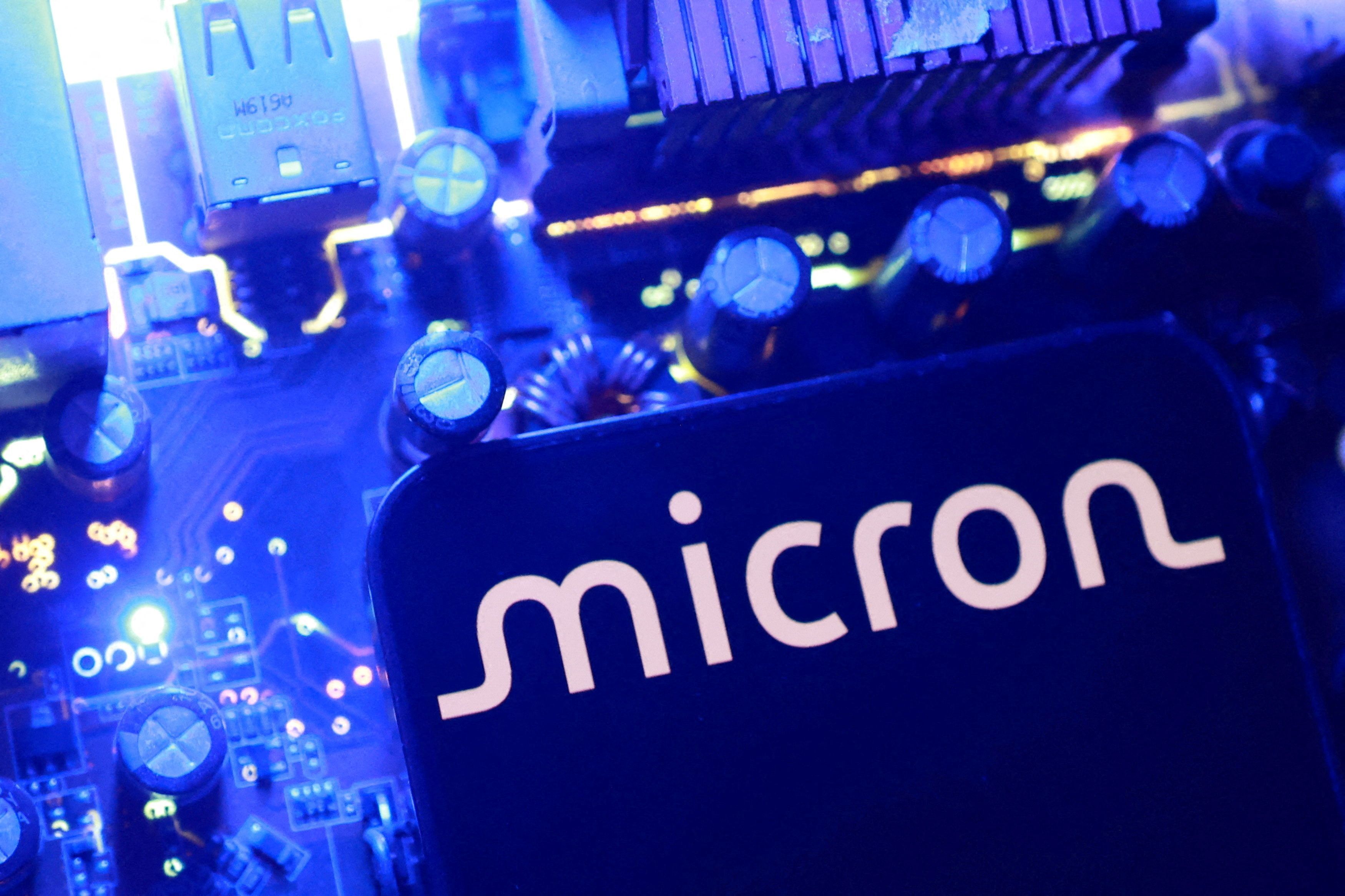 Ilustração com o logotipo da Micron