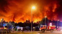 Incêndio na França deixa céu vermelho e força 10 mil a deixarem vila