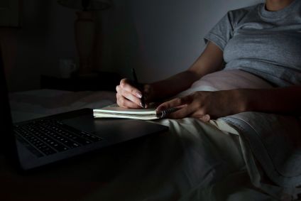 sono-aprendizagem-estudos-noite