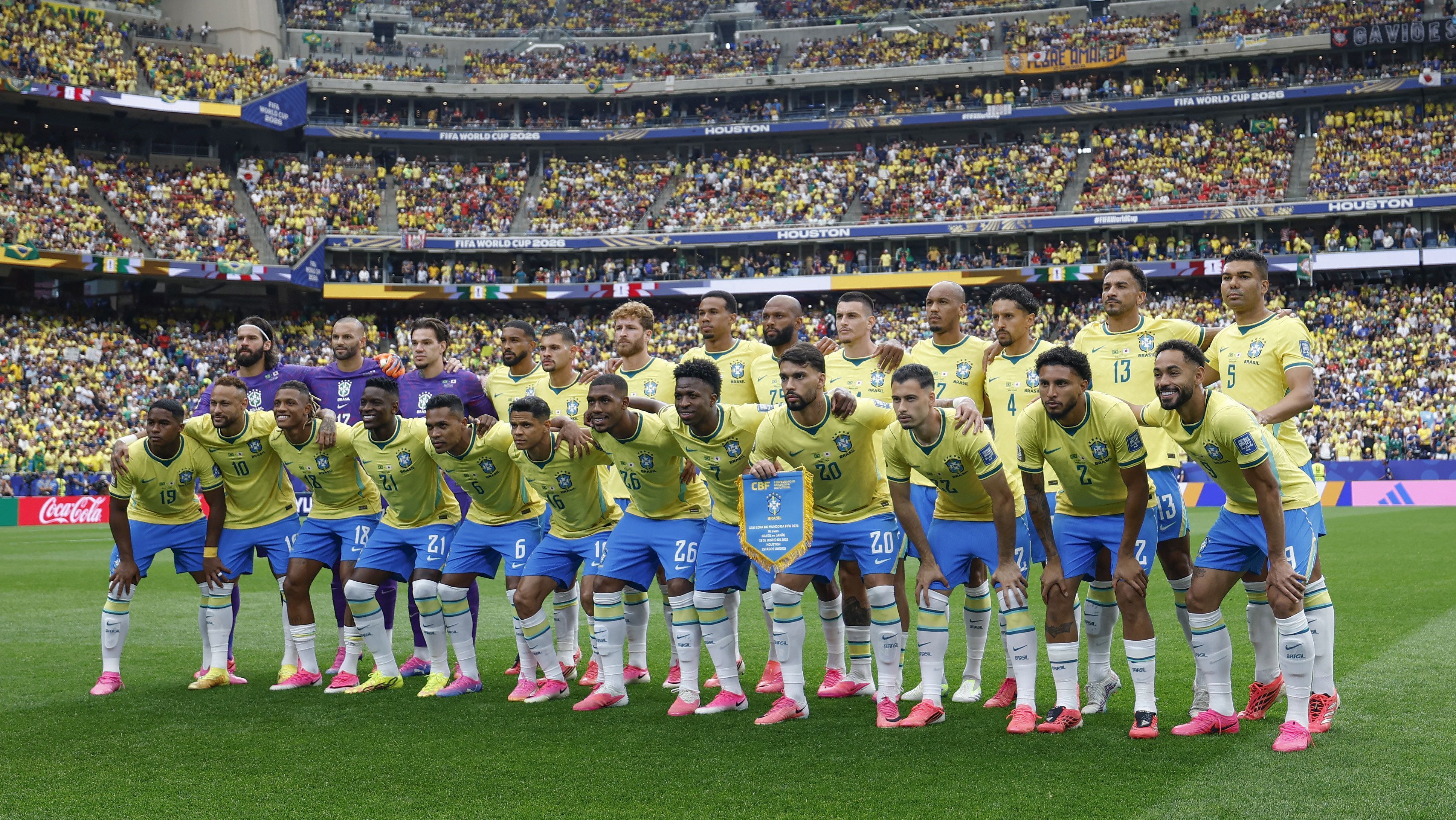 Seleção Brasileira antes da partida contra o Japão
