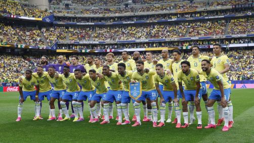 Seleção Brasileira antes da partida contra o Japão