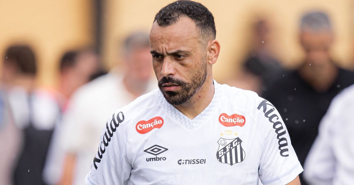 Santos: Atacante Moisés sofre lesão e desfalca time na Copa do Brasil