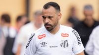 Santos: Atacante Moisés sofre lesão e desfalca time na Copa do Brasil