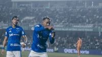 Matheus Pereira resolve, e Cruzeiro vence o Coritiba no Couto Pereira