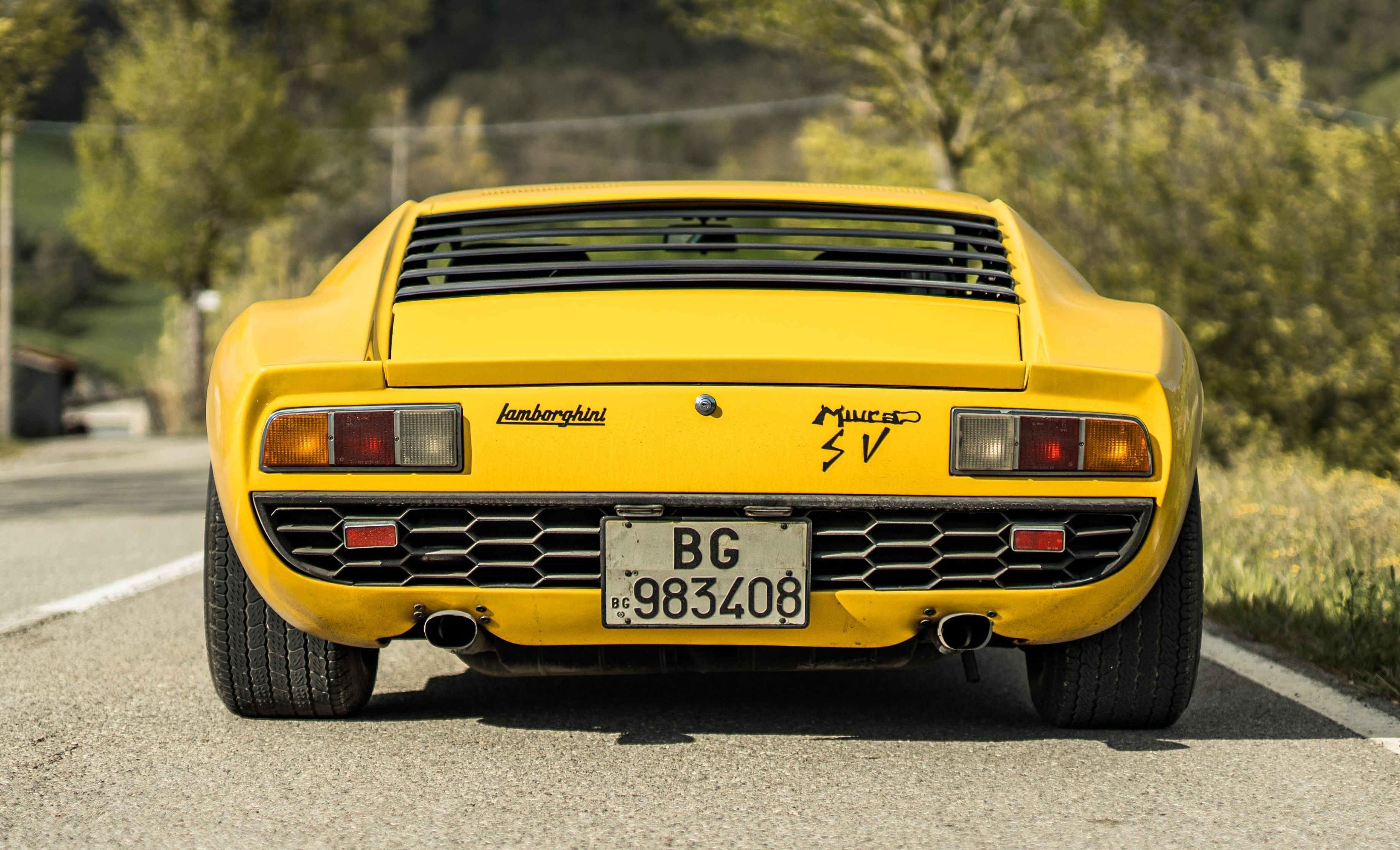 Lamborghini Miura SV • Divulgação * Lamborghini