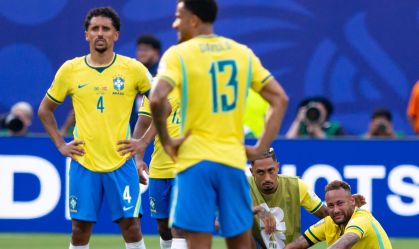 Jogadores da Seleção Brasileira lamentam a eliminação nas oitavas de final da Copa do Mundo