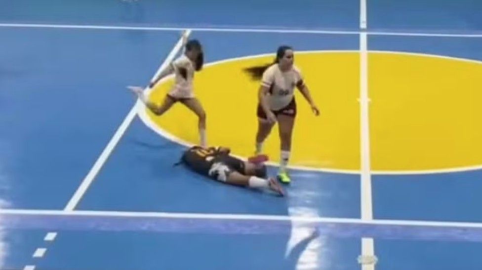 Jogadora é suspensa por 5 anos após agredir adversárias em jogo de futsal