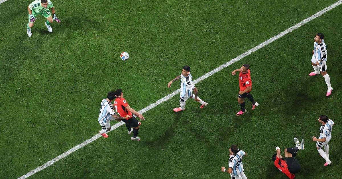 Egito aciona a Fifa e pede afastamento da arbitragem após queda na Copa