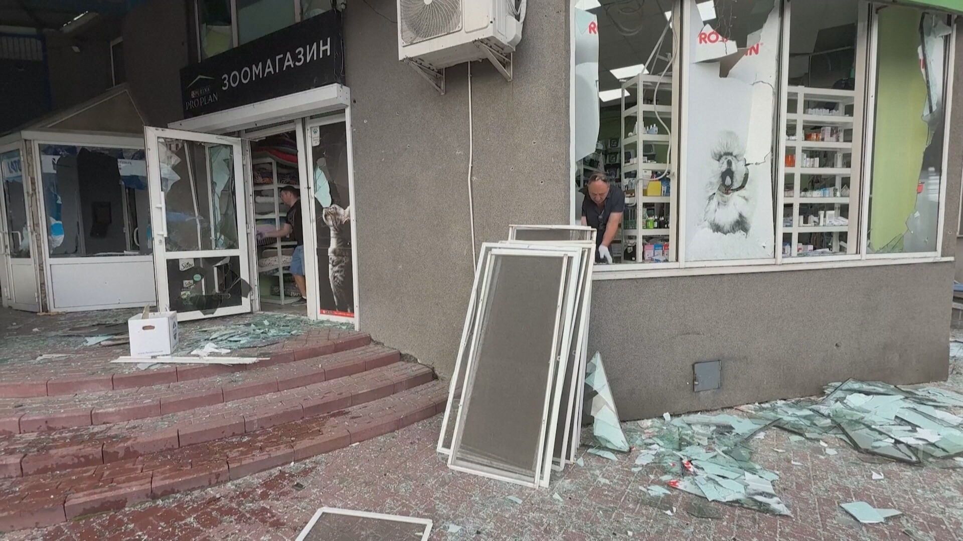 Ataque russo atinge a capital da Ucrânia, Kiev, deixando feridos