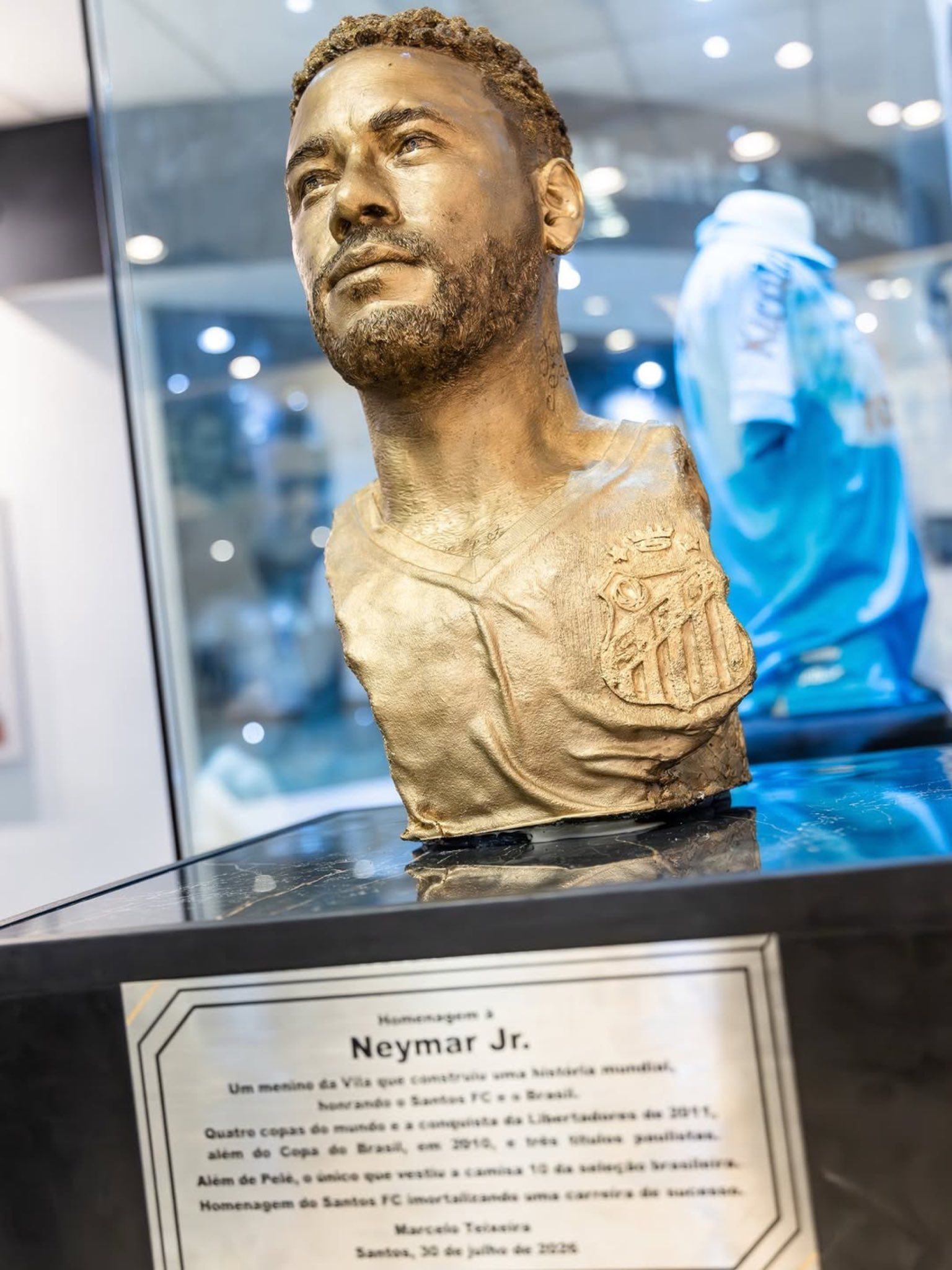 Busto em homenagem a Neymar • Divulgação/Neymar