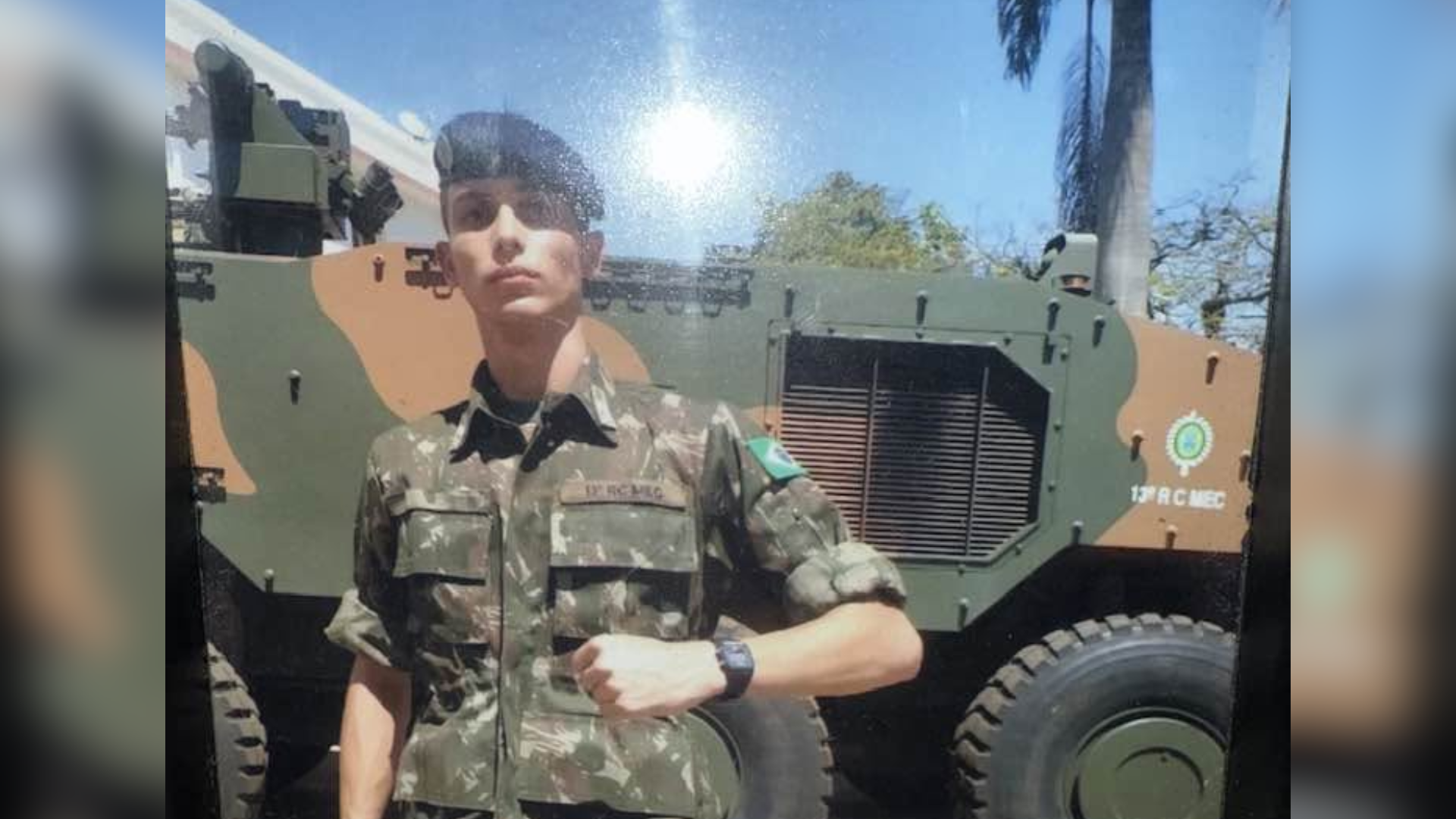 A vítima foi identificada como o 3º Sargento de Cavalaria Nícolas Martins, de 20 anos