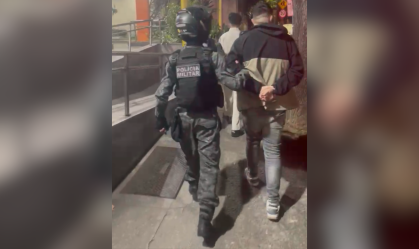 De acordo com as autoridades, os estrangeiros estariam a caminho da região com o objetivo de praticar furtos em estabelecimentos comerciais