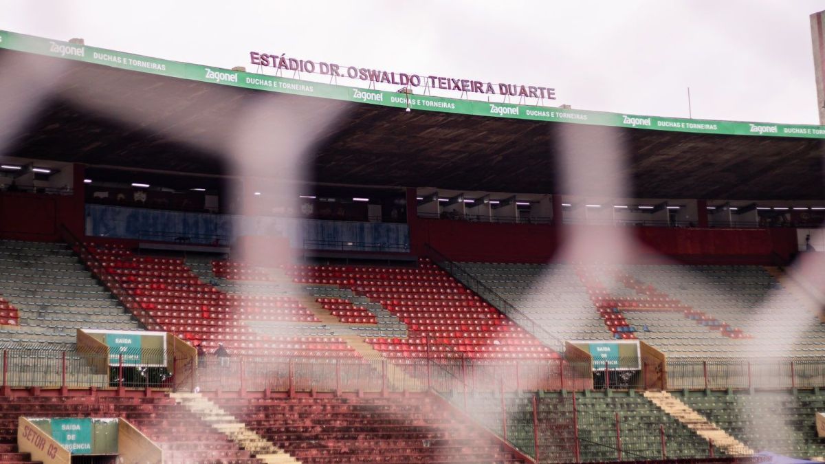 Portuguesa comunica demissão de técnico após eliminação na Série D