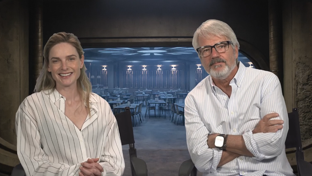 Rebecca Fergunson e o diretor de "Silo" Graham Yost • CNN Brasil