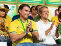 Centrão vê erro de Flávio Bolsonaro em resposta aos EUA sobre tarifas