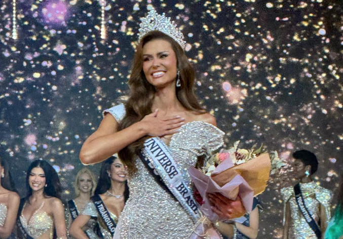 Cristais e plumas dominam trajes de gala no Miss Universe Brasil 2026; veja
