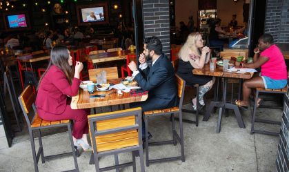 Restaurante em Columbus, EUA, 2 de junho de 2021