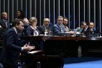 6x1: governistas criticam "alarmismo" e empresários miram tema pós-eleições