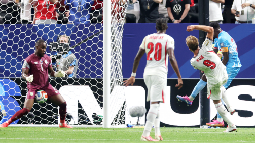 Lionel Mpasi, goleiro da RD Congo que fez grandes defesas contra Inglaterra
