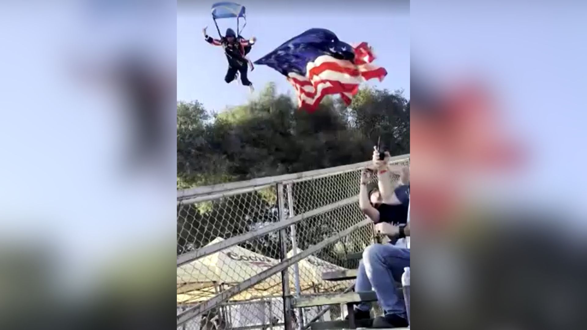 Vídeo flagra paraquedista caindo em tenda no Folsom Pro Rodeo, na Califórnia