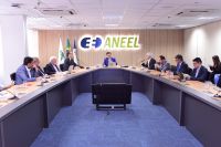 Aneel discutirá cortes de geração e leilão de baterias nesta terça (28)
