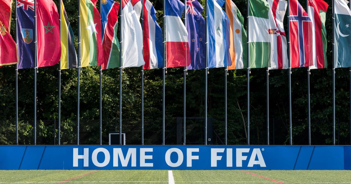 Copa à venda? Entenda o movimento da Fifa que deixou a Uefa furiosa
