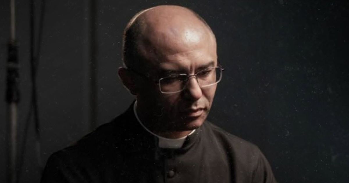 Padre de Brasília ligado a grupo conservador é excomungado pelo Vaticano
