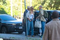 Gisele Bündchen embarca com marido e filho em aeroporto; veja fotos