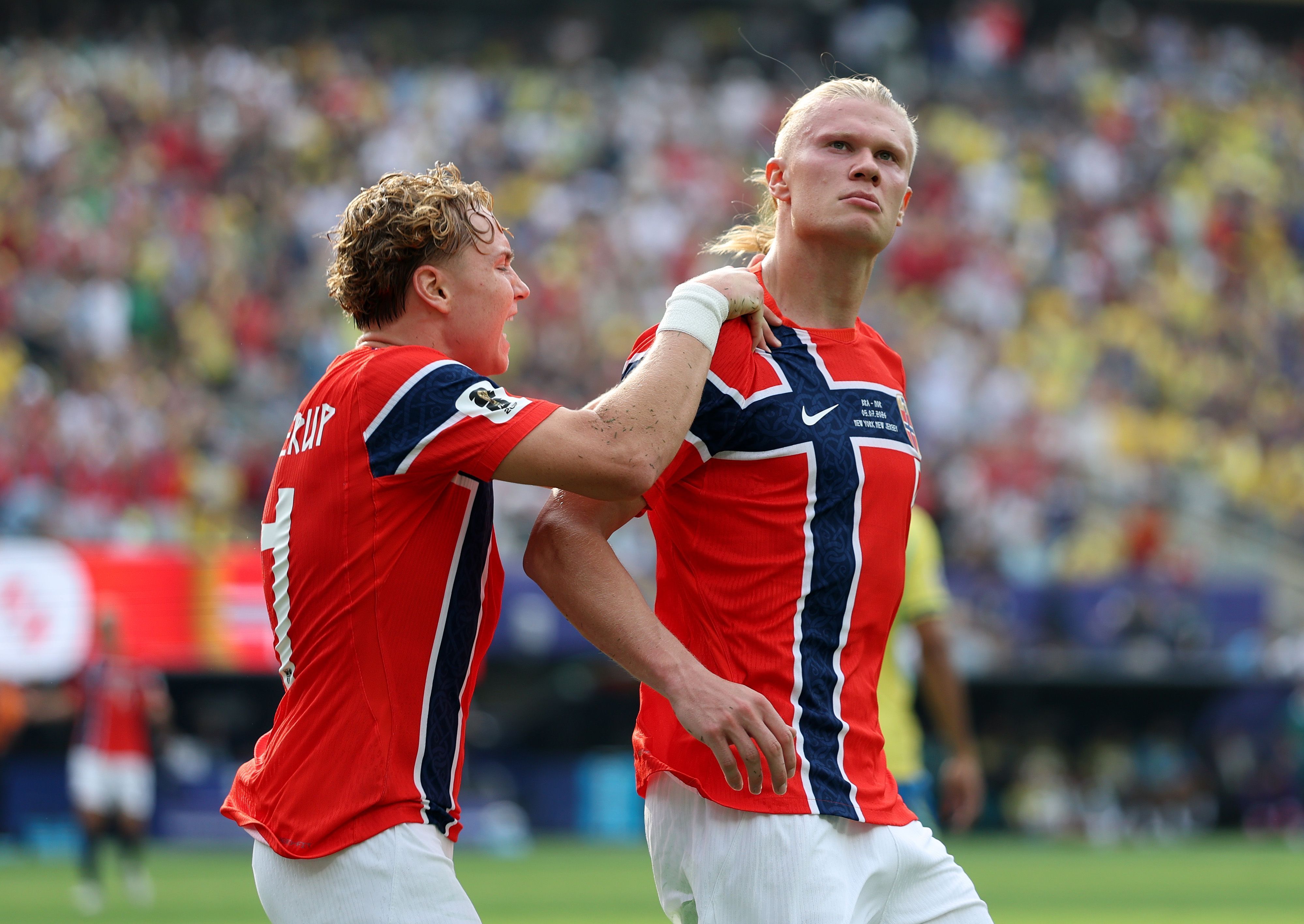 Haaland comemora gol contra o Brasil na Copa do Mundo 2026 • Al Bello/Getty Images