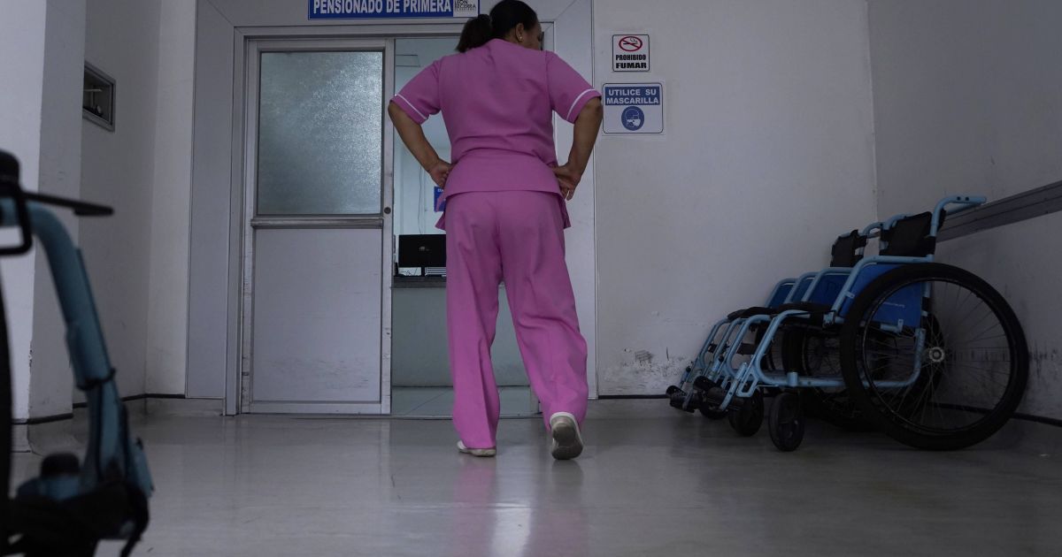 Hospitais do Equador sofrem com escassez de materiais médicos