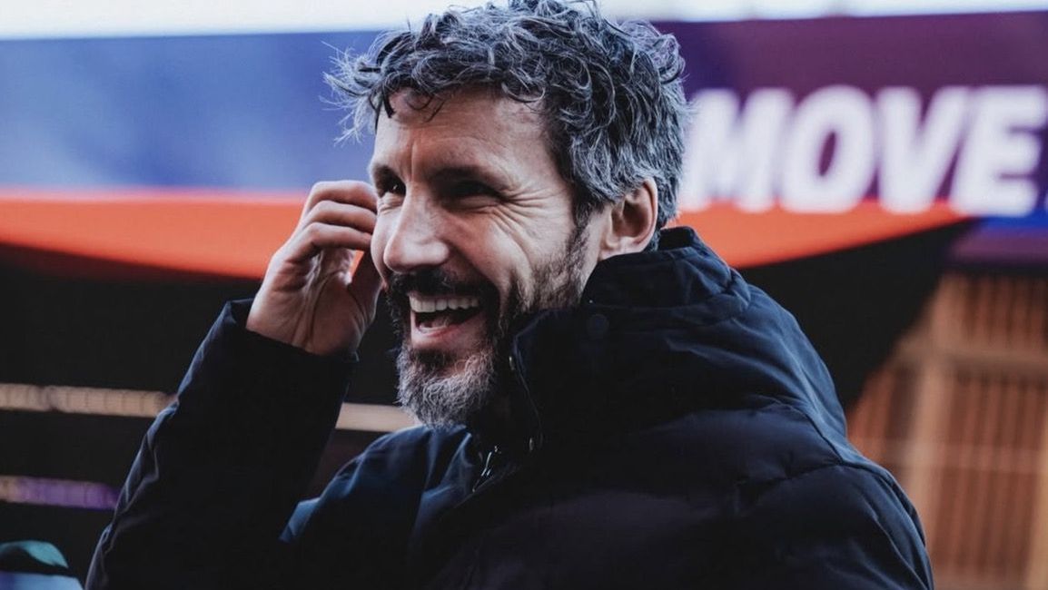 Mark van Bommel, ex-meia holandês, irá assumir o comando da Bélgica