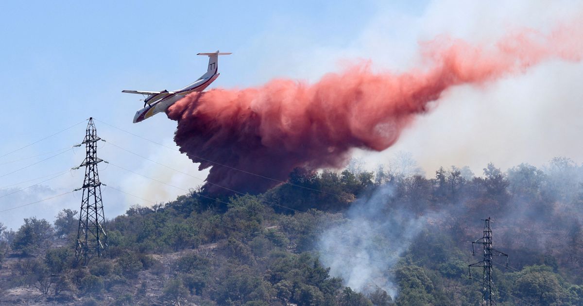 Milhares de pessoas fogem de casa na França devido a incêndio florestal