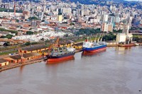 Entenda quais os riscos do Brasil usar reciprocidade contra taxação dos EUA