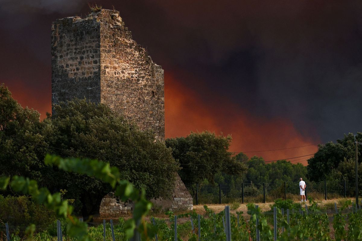 Incêndios florestais fazem mais de 10 mil pessoas serem retiradas na França