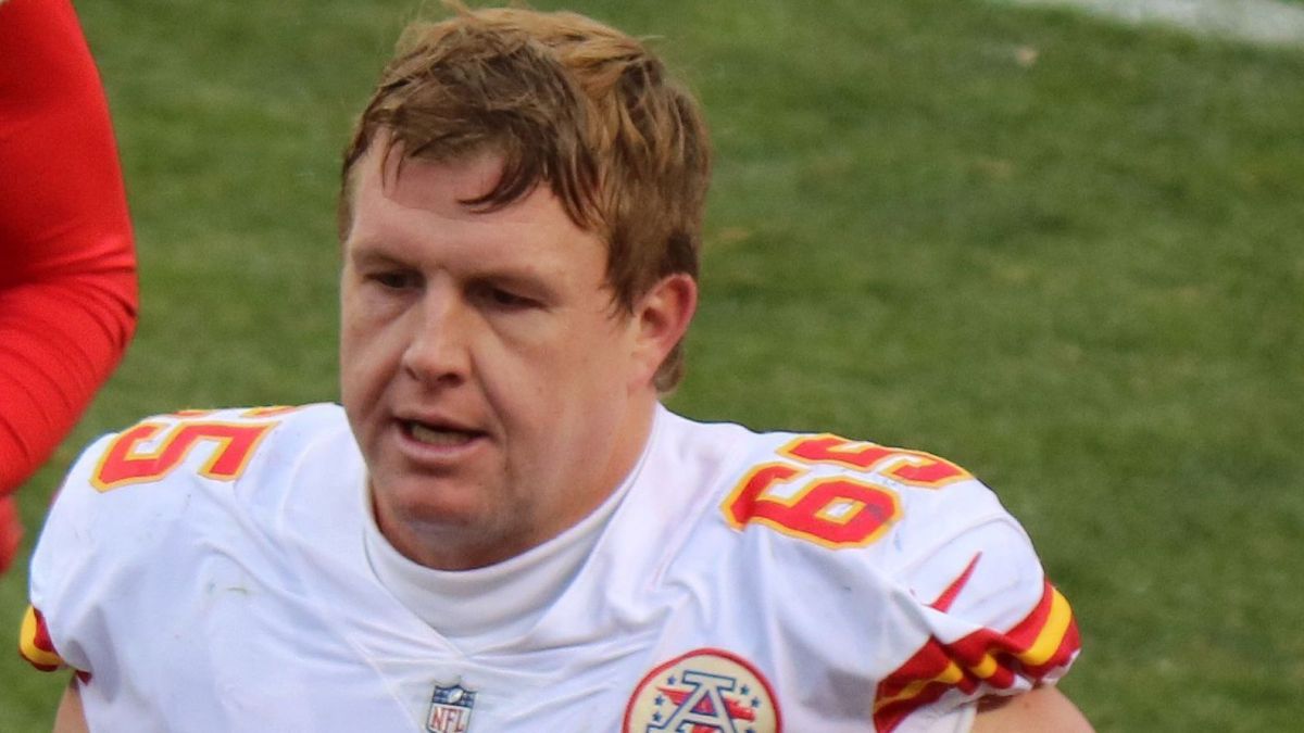 Filho de coordenador ofensivo dos Chiefs é preso por atirar na mãe