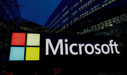 Logotipo da Microsoft nos escritórios da empresa em Issy-les-Moulineaux, nas proximidades de Paris, França
