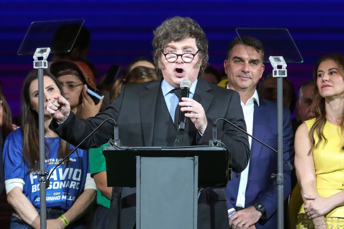 Deputados pedem investigação por Milei e IA de Bolsonaro em convenção do PL