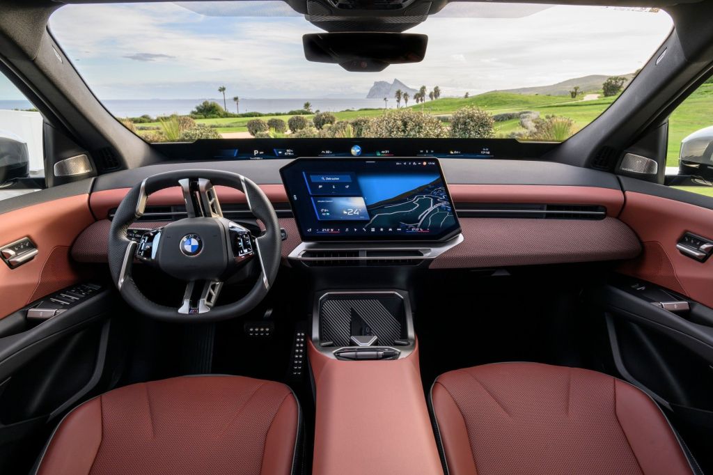 Interior do BMW iX3 50 xDrive