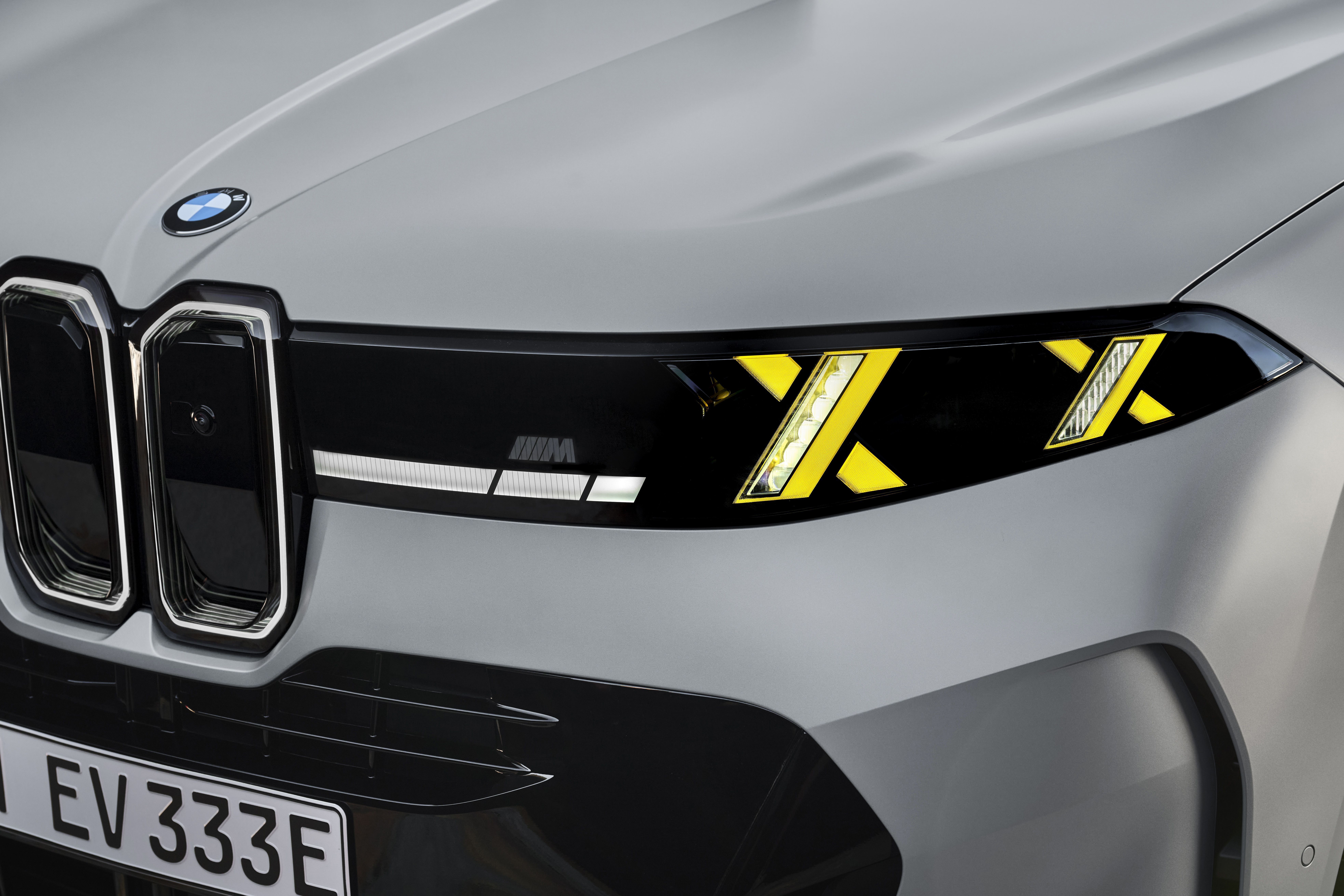 BMW X5 2027: SUV ganha visual inovador na nova geração • UWE FISCHER/Divulgação