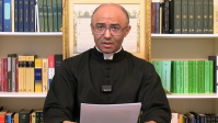 Padre excomungado diz que foi advertido por recriminar rituais de macumba
