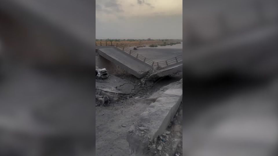 Ponte no sul do Irã destruída em ataque dos EUA