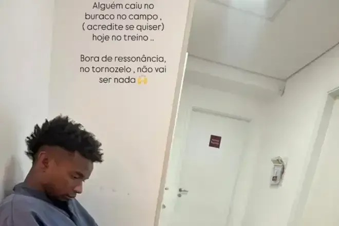 Postagem de Kelly Mendes com Thiago aguardando para fazer exames • Reprodução/Instagram Kelly Mendes