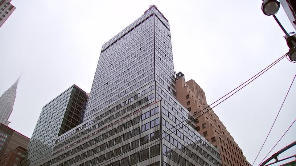 Vídeo: Veja momento em que consulado do Brasil em NY é esvaziado