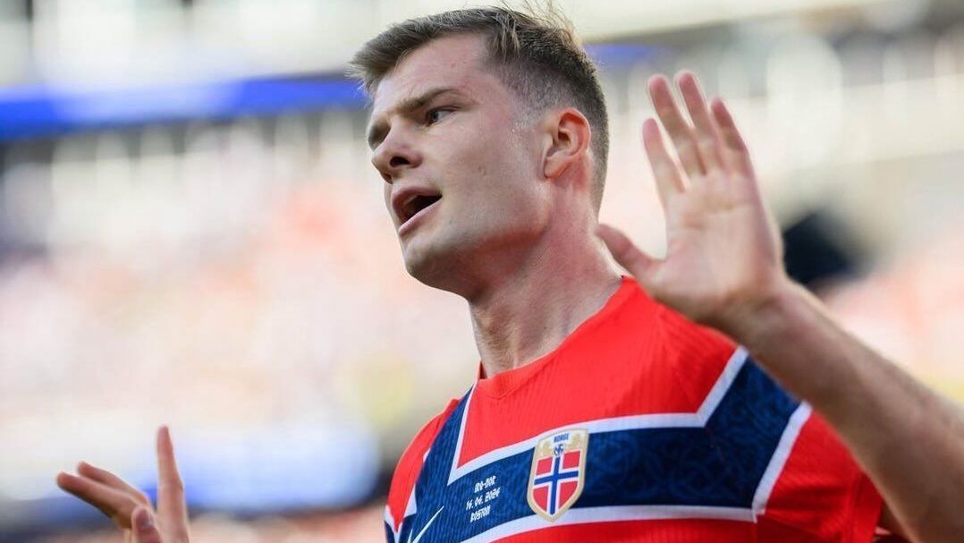 Sorloth sofre ataques após eliminação da Noruega na Copa