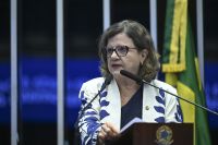 Fim da 6x1 não deve ser tratado eleitoralmente, diz Teresa Leitão à CNN